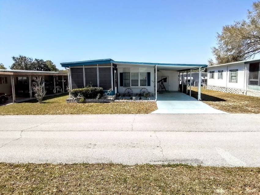 Ocala, FL Mobile Home for Sale located at 3150 Ne 36th Ave. The Villas Of Spanish Oaks